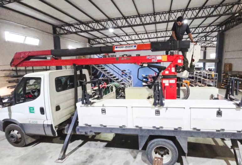 Taller de Oleohidráulica L y M para diagnóstico y reparación