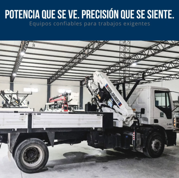 Banco de trabajo con componentes de grúas